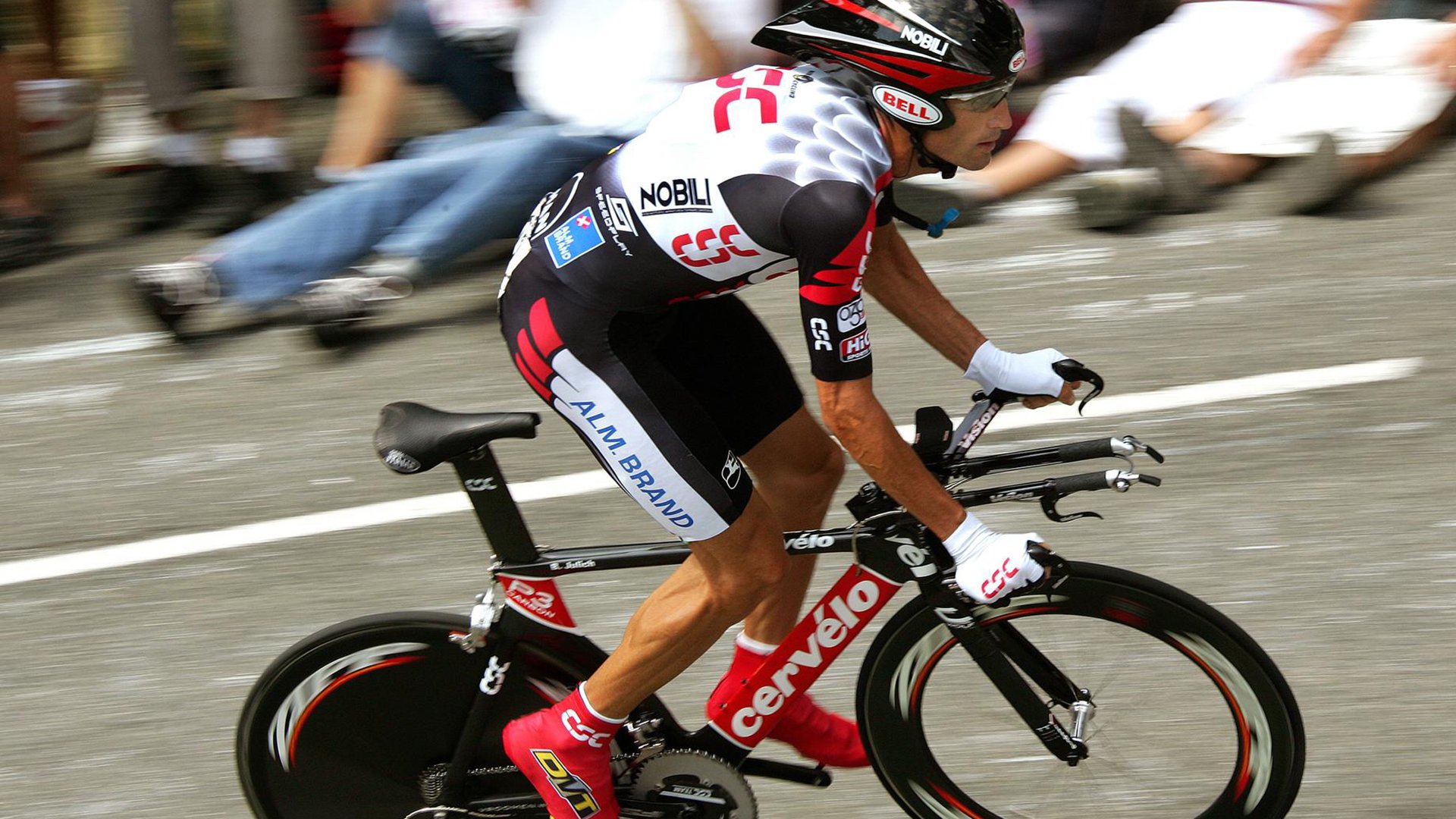 卢卡·乌兰多蝶泳划水有力